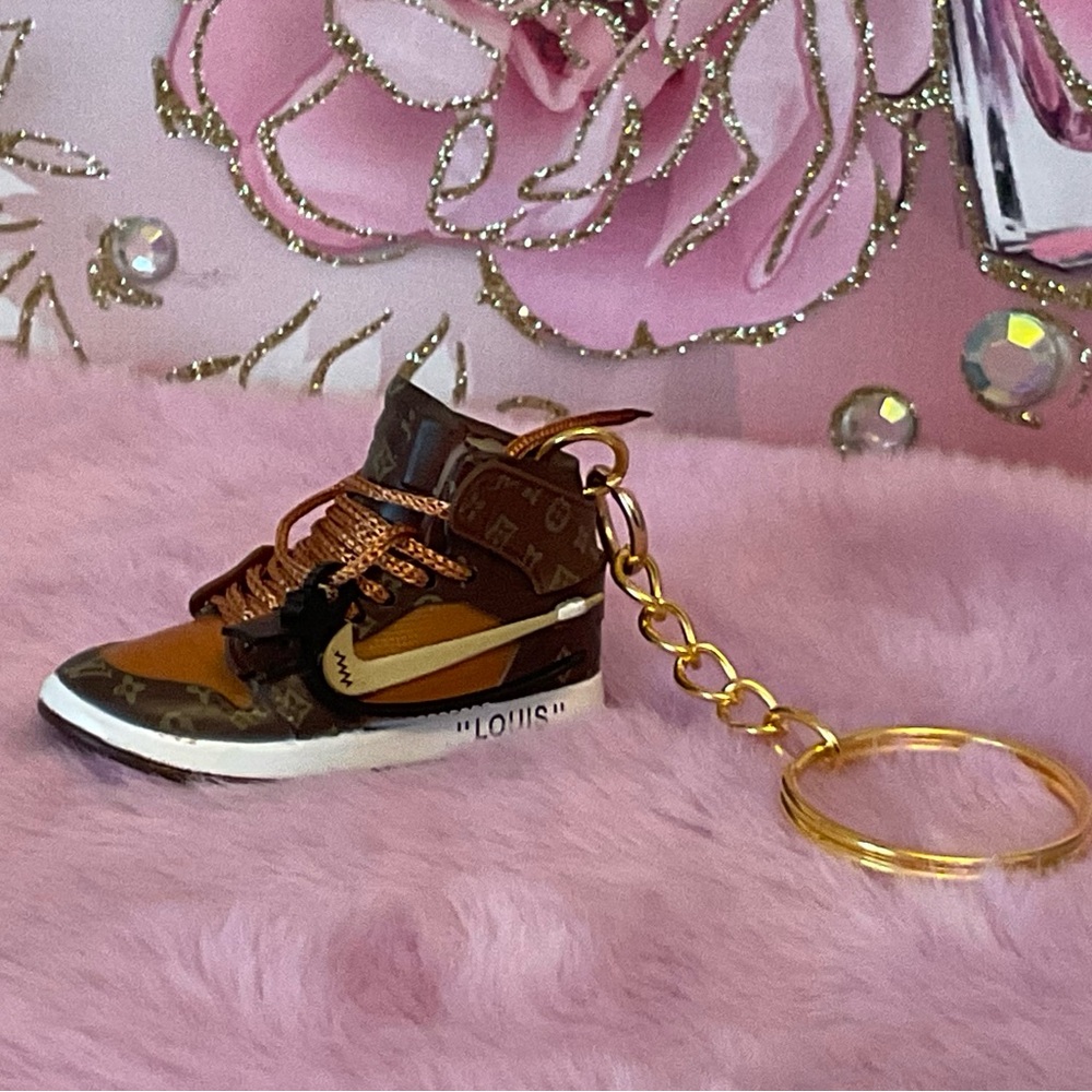 Brown Shoe Keychain - Picture 3 of 3